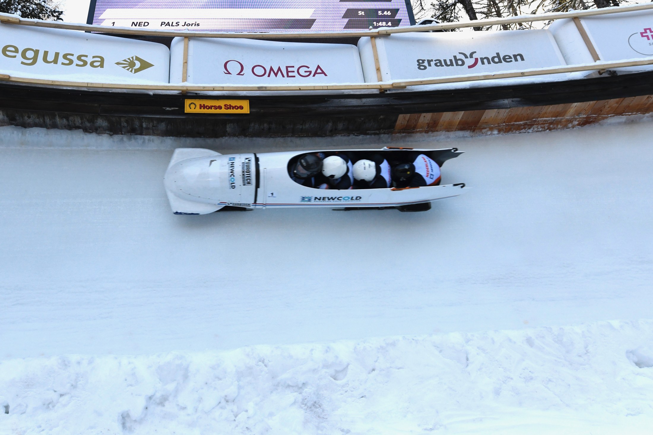 De 4-mans slee in de Horseshoe bocht in St. Moritz — De beroemdste bocht op aarde